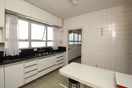 Apartamento à venda com 160m², 4 quartos e 2 vagas Apartamento à venda com 160m², 4 quartos e 2 vagasCozinha