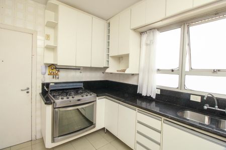 Apartamento à venda com 160m², 4 quartos e 2 vagas Apartamento à venda com 160m², 4 quartos e 2 vagasCozinha