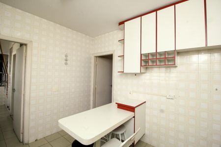 Apartamento à venda com 160m², 4 quartos e 2 vagas Apartamento à venda com 160m², 4 quartos e 2 vagasCozinha