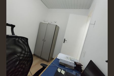 Casa à venda com 200m², 3 quartos e 2 vagas Casa à venda com 200m², 3 quartos e 2 vagasEscritório