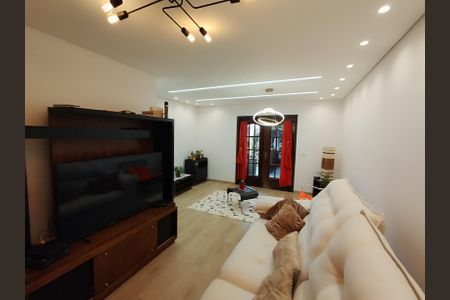 Casa à venda com 200m², 3 quartos e 2 vagas Casa à venda com 200m², 3 quartos e 2 vagasSala de Estar