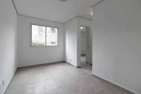 Sala de apartamento para alugar com 2 quartos, 42m² em Vila Talarico, São Paulo