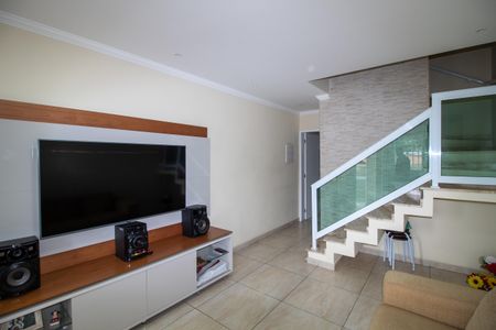 Sala de casa para alugar com 2 quartos, 85m² em Jardim Sarah, São Paulo