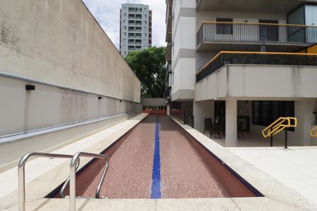 Studio para alugar com 40m², 0 quarto e 1 vaga Studio para alugar com 40m², 0 quarto e 1 vagaPiscina