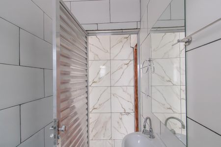 Banheiro de casa para alugar com 1 quarto, 110m² em Jardim Danfer, São Paulo