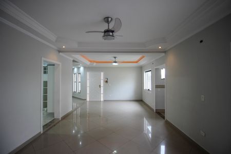 Sala de casa de condomínio para alugar com 4 quartos, 495m² em Jardim Ibiti do Paco, Sorocaba