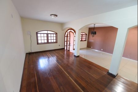 Sala de casa para alugar com 3 quartos, 215m² em Jardim Alice, Taubaté