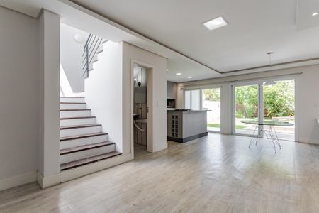 Sala de casa de condomínio à venda com 3 quartos, 138m² em Passo das Pedras, Porto Alegre