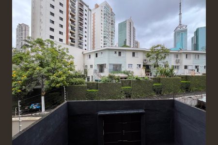 Vista da Rua de casa para alugar com 1 quarto, 210m² em Liberdade, São Paulo