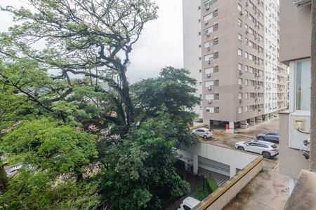 Vista Sala de apartamento para alugar com 2 quartos, 63m² em Teresópolis, Porto Alegre