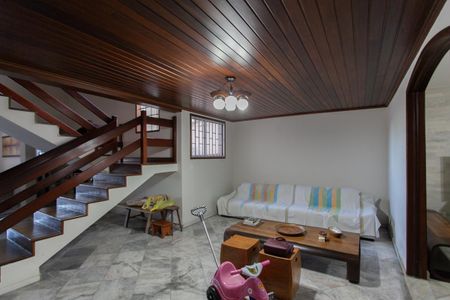 Sala 1 de casa à venda com 6 quartos, 310m² em São José, Belo Horizonte