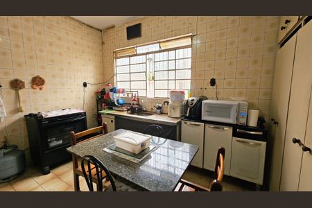 Casa à venda com 107m², 3 quartos e sem vaga Casa à venda com 107m², 3 quartos e sem vagaCozinha