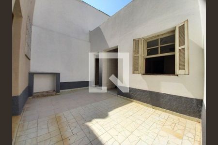 Casa para alugar com 283m², 4 quartos e 6 vagas Casa para alugar com 283m², 4 quartos e 6 vagasQuintal
