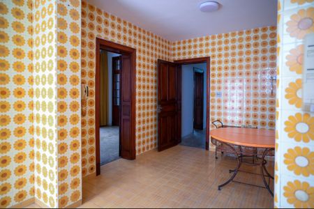 Casa para alugar com 283m², 4 quartos e 6 vagas Casa para alugar com 283m², 4 quartos e 6 vagasCozinha
