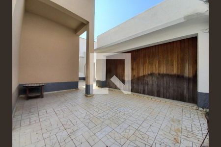 Casa para alugar com 283m², 4 quartos e 6 vagas Casa para alugar com 283m², 4 quartos e 6 vagasGaragem