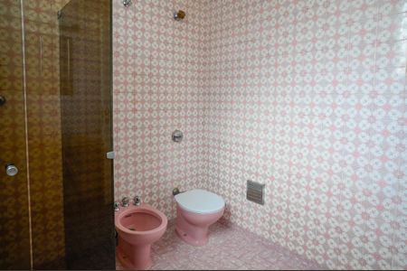 Casa para alugar com 283m², 4 quartos e 6 vagas Casa para alugar com 283m², 4 quartos e 6 vagasBanheiro Social