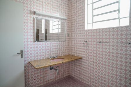 Casa para alugar com 283m², 4 quartos e 6 vagas Casa para alugar com 283m², 4 quartos e 6 vagasBanheiro Social
