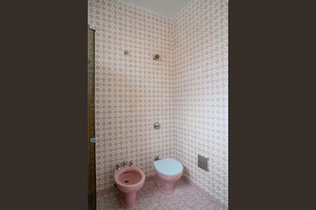 Casa para alugar com 283m², 4 quartos e 6 vagas Casa para alugar com 283m², 4 quartos e 6 vagasBanheiro Social