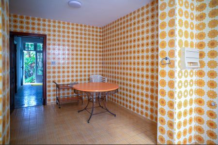 Casa para alugar com 283m², 4 quartos e 6 vagas Casa para alugar com 283m², 4 quartos e 6 vagasCozinha