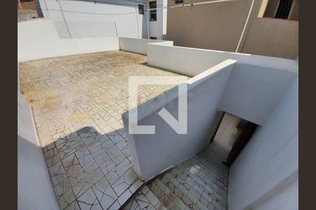 Casa para alugar com 283m², 4 quartos e 6 vagas Casa para alugar com 283m², 4 quartos e 6 vagasTerraço