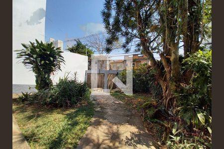 Casa para alugar com 283m², 4 quartos e 6 vagas Casa para alugar com 283m², 4 quartos e 6 vagasJardim