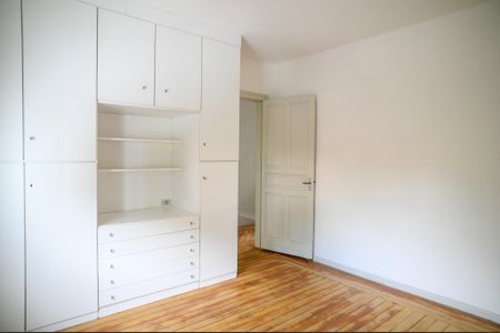 Casa para alugar com 283m², 4 quartos e 6 vagas Casa para alugar com 283m², 4 quartos e 6 vagasQuarto 2