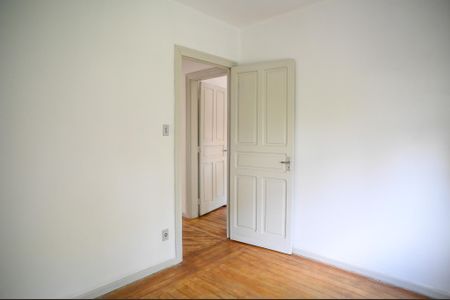 Casa para alugar com 283m², 4 quartos e 6 vagas Casa para alugar com 283m², 4 quartos e 6 vagasQuarto 1