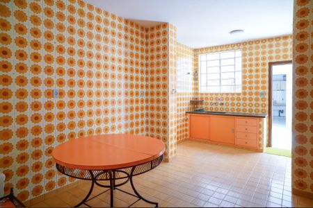 Casa para alugar com 283m², 4 quartos e 6 vagas Casa para alugar com 283m², 4 quartos e 6 vagasCozinha