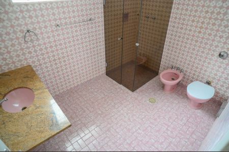 Casa para alugar com 283m², 4 quartos e 6 vagas Casa para alugar com 283m², 4 quartos e 6 vagasBanheiro Social