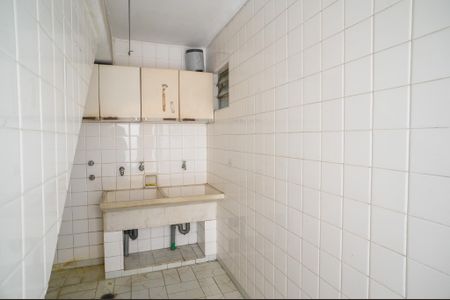 Casa para alugar com 283m², 4 quartos e 6 vagas Casa para alugar com 283m², 4 quartos e 6 vagasÁrea de Serviço