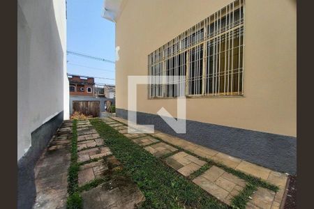 Casa para alugar com 283m², 4 quartos e 6 vagas Casa para alugar com 283m², 4 quartos e 6 vagasGaragem