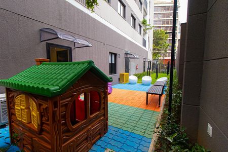 Apartamento para alugar com 37m², 1 quarto e sem vaga Apartamento para alugar com 37m², 1 quarto e sem vagaÁrea comum - Playground