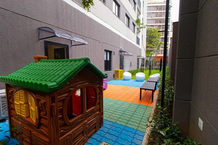 Apartamento para alugar com 37m², 1 quarto e sem vaga Apartamento para alugar com 37m², 1 quarto e sem vagaÁrea comum - Playground