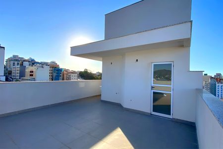 Apartamento à venda com 111m², 2 quartos e 3 vagas Apartamento à venda com 111m², 2 quartos e 3 vagasCobertura