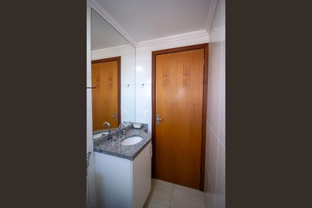 Apartamento para alugar com 67m², 2 quartos e 2 vagas Apartamento para alugar com 67m², 2 quartos e 2 vagasBanheiro da Suíte
