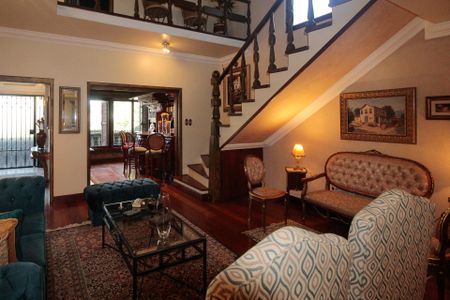 Sala de casa à venda com 5 quartos, 640m² em Três Figueiras, Porto Alegre