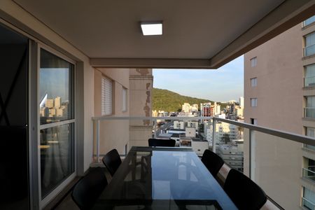 Apartamento para alugar com 70m², 2 quartos e 2 vagas Apartamento para alugar com 70m², 2 quartos e 2 vagasVaranda