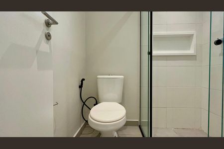 Apartamento para alugar com 63m², 2 quartos e 1 vaga Apartamento para alugar com 63m², 2 quartos e 1 vagaBanheiro