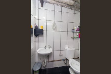 Banheiro de casa para alugar com 1 quarto, 150m² em Parque Paineiras, São Paulo