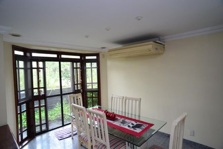 Sala de casa de condomínio à venda com 4 quartos, 432m² em Barra da Tijuca, Rio de Janeiro