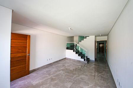 Casa à venda com 3 quartos, 178m² em Vila Paulo Silas, São Paulo