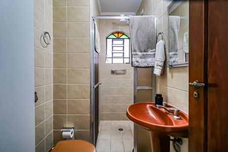 Casa à venda com 190m², 4 quartos e 2 vagas Casa à venda com 190m², 4 quartos e 2 vagasBanheiro da Suíte