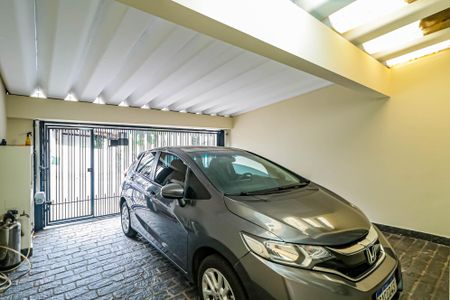 Casa à venda com 190m², 4 quartos e 2 vagas Casa à venda com 190m², 4 quartos e 2 vagasGaragem