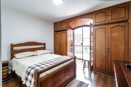 Casa à venda com 190m², 4 quartos e 2 vagas Casa à venda com 190m², 4 quartos e 2 vagasSuíte