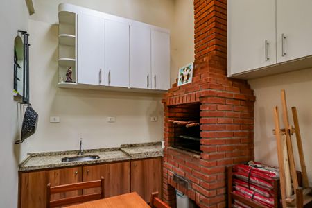 Casa à venda com 190m², 4 quartos e 2 vagas Casa à venda com 190m², 4 quartos e 2 vagasChurrasqueira