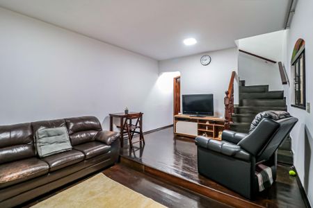 Casa à venda com 190m², 4 quartos e 2 vagas Casa à venda com 190m², 4 quartos e 2 vagasSala