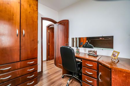 Casa à venda com 190m², 4 quartos e 2 vagas Casa à venda com 190m², 4 quartos e 2 vagasQuarto 1