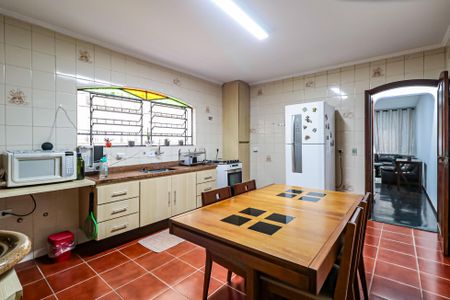 Casa à venda com 190m², 4 quartos e 2 vagas Casa à venda com 190m², 4 quartos e 2 vagasCozinha