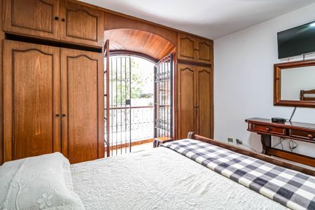 Casa à venda com 190m², 4 quartos e 2 vagas Casa à venda com 190m², 4 quartos e 2 vagasSuíte