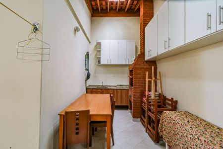 Casa à venda com 190m², 4 quartos e 2 vagas Casa à venda com 190m², 4 quartos e 2 vagasChurrasqueira
